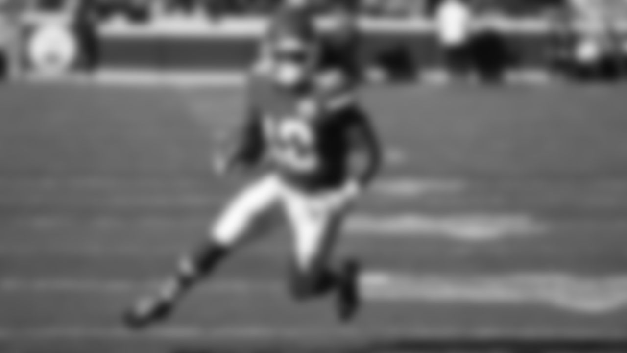 Kansas City Chiefs running back Isiah Pacheco (10) runs with the ball during an NFL Football game against the Jacksonville Jaguars, Sunday, November 13, 2022 in Kansas City.