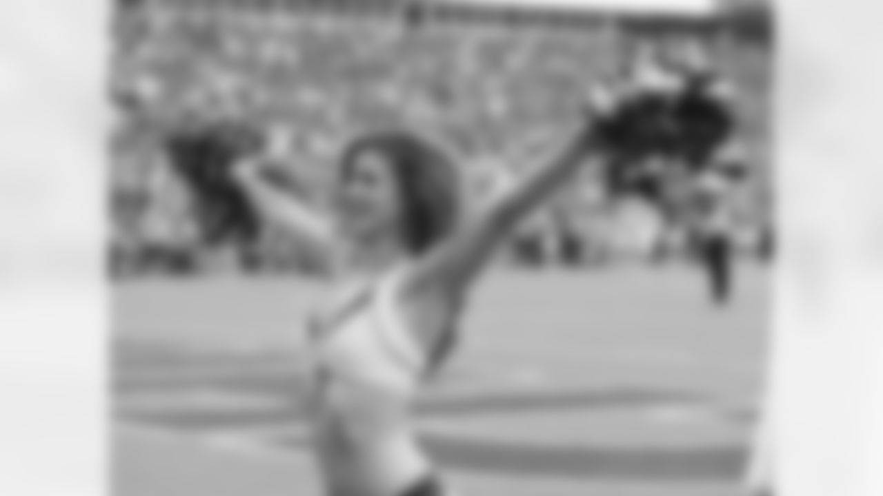 Meet Kansas City Chiefs Cheerleader Sarah