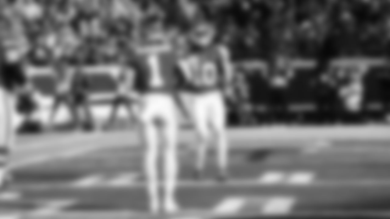 Kansas City Chiefs face off against the Denver Broncos at GEHA Field at Arrowhead Stadium on January 01, 2023.