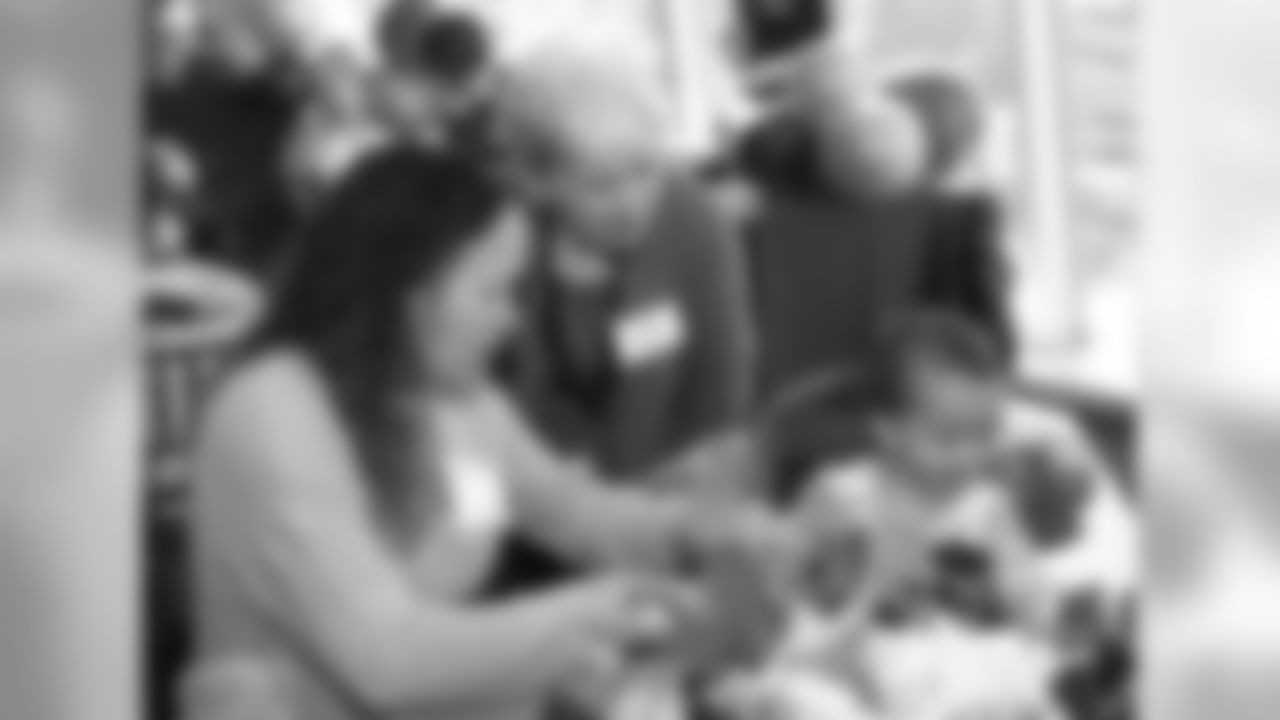 The Chiefs Women's Organization partnered with Operation Shower's mission is to ease the stress of
deployment by hosting baby showers for military families across the country. Their baby showers provide expectant
families with high quality products while recognizing their sacrifices for the country.