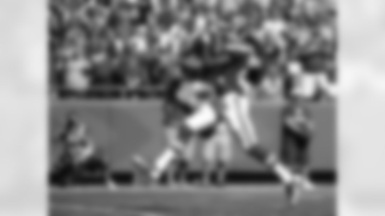 The best photos from the Chiefs' 9-0 season.