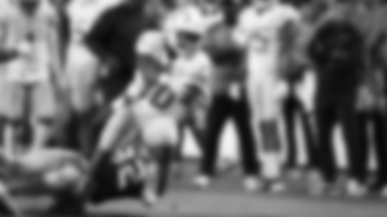 Kansas City Chiefs face off against the Los Angeles Chargers on GEHA Field at Arrowhead Stadium on September 15th, 2022.