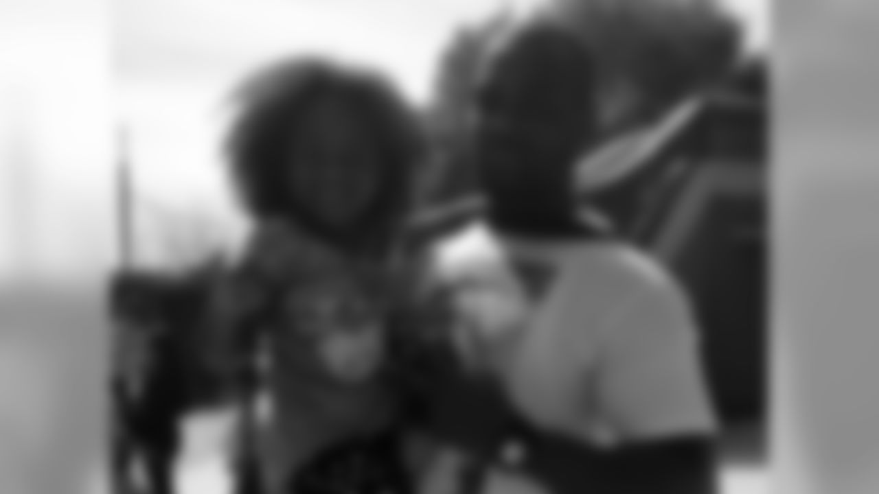 Chiefs LB Edgar Jones with five-year-old daughter Amaya