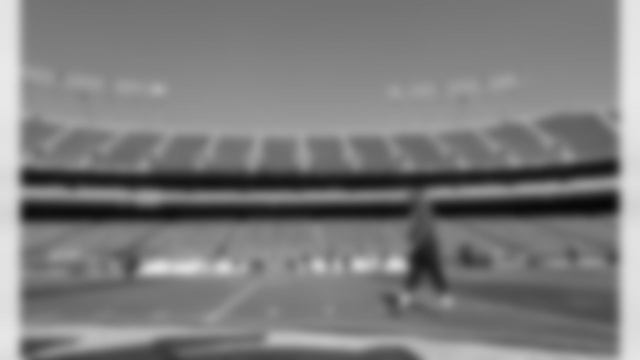 014_ChiefsvsPatriotsPreGameAction_2020