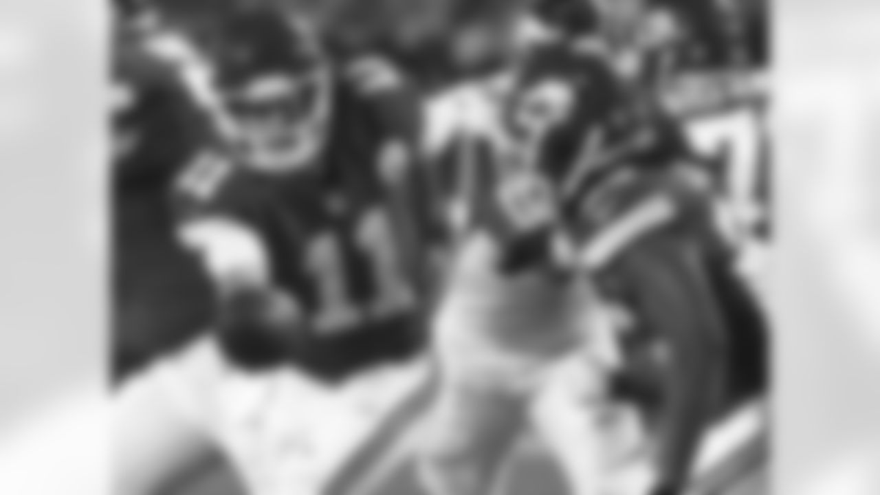 Smith hands to Charles