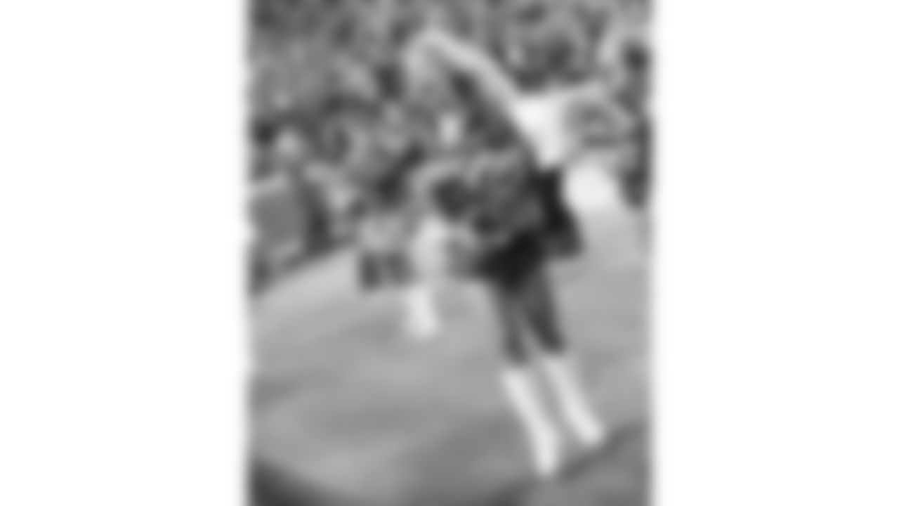 036_2019_GB_Cheer