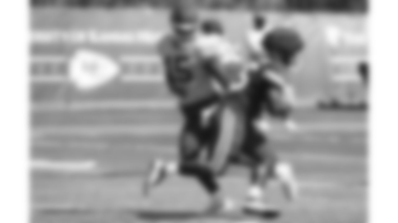 Kansas City Chiefs quarterback Patrick Mahomes (15) & running back Clyde Edwards-Helaire (25) during in-season practice on Wednesday, September 20, 2023 in Kansas City, MO.