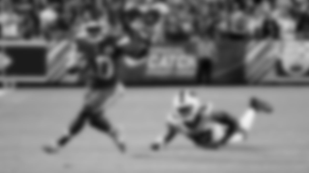 Kansas City Chiefs vs Buffalo Bills at GEHA Field at Arrowhead Stadium in Kansas City, MO on October 10, 2021