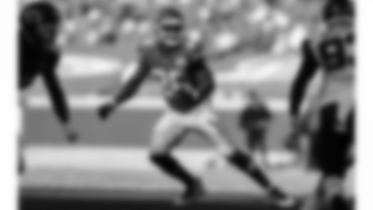 Kansas City Chiefs Running Back Le'Veon Bell (26) on the field during an NFL Football game against the New York Jets, Sunday November 1, 2020.