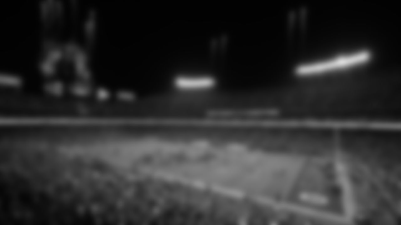 Kansas City Chiefs face off against the Los Angeles Chargers on GEHA Field at Arrowhead Stadium on September 15th, 2022.