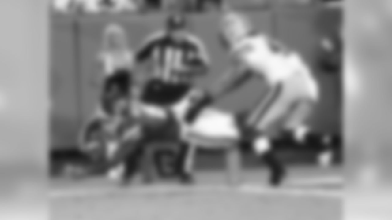 Wide Receiver Josh Bellamy caught a 43-yard touchown pass from Quarterback Tyler Bray to give the Chiefs a 20-6 lead in the third quarter. The 43-yard reception was the longest pass and catch of the preseason for the Chiefs.
