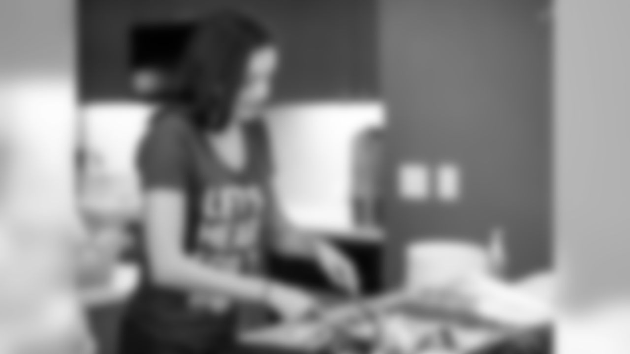 The Chiefs Women's Organization (CWO) visited the Ronald McDonald House Charities of Kansas City to serve lunch and participate in crafts with families.