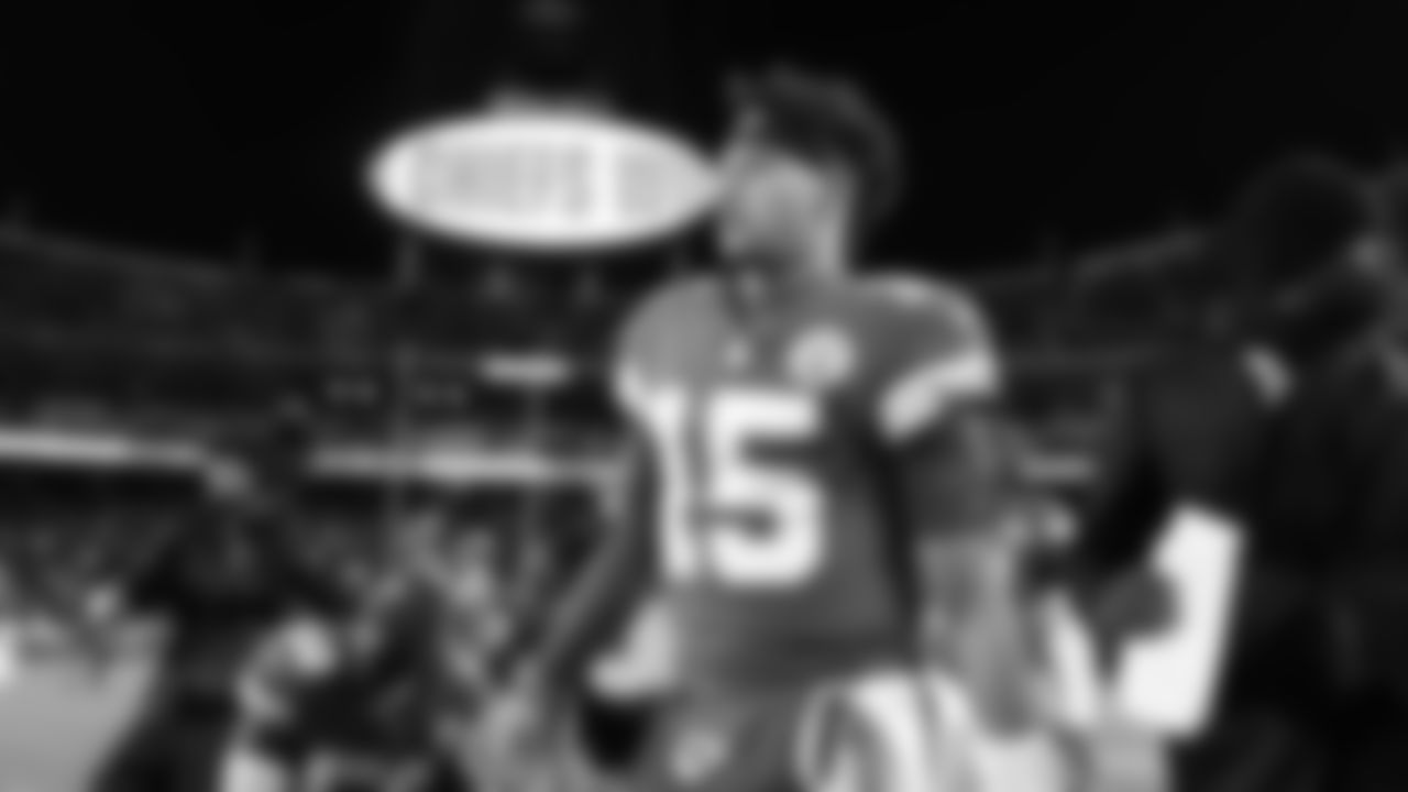 Kansas City Chiefs face off against the Los Angeles Rams at GEHA Field at Arrowhead Stadium on November 27, 2022.