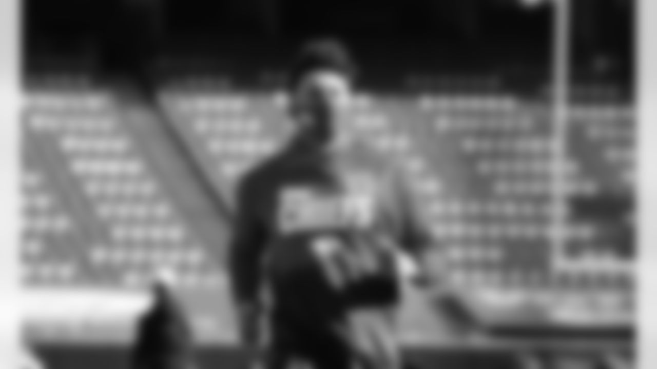 017_ChiefsvsPatriotsPreGameAction_2020