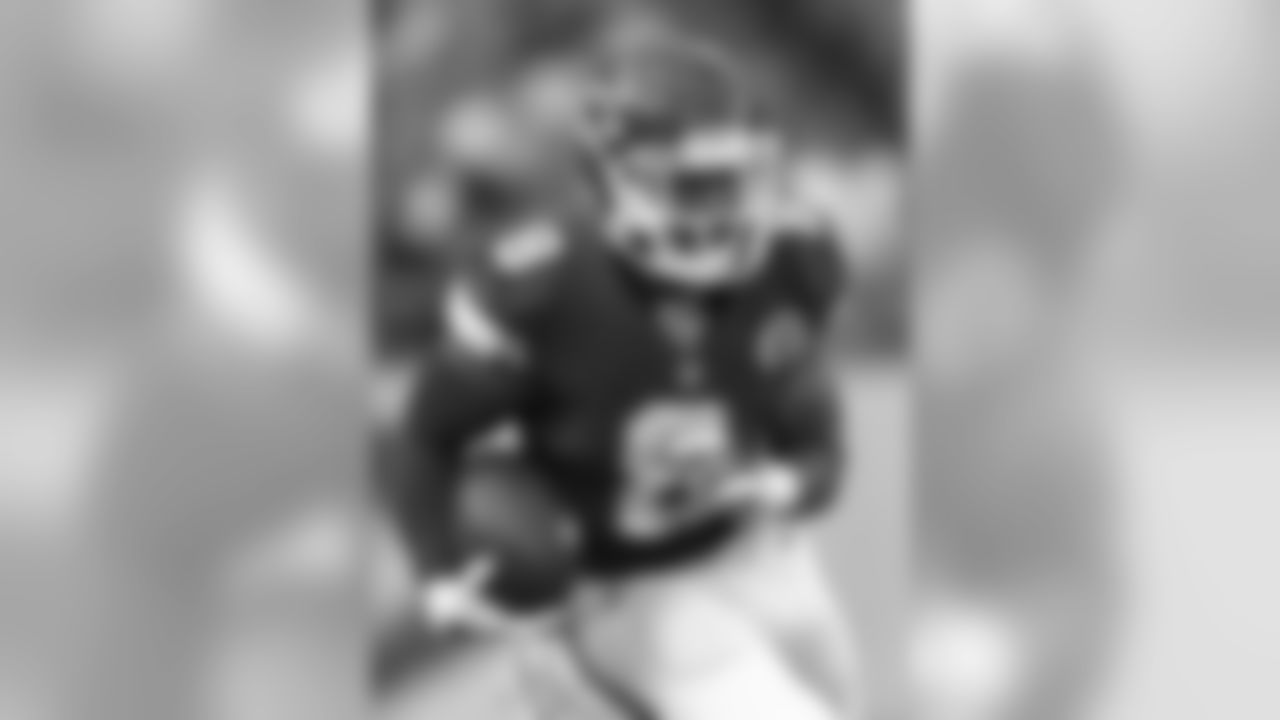 WR, Albert Wilson
