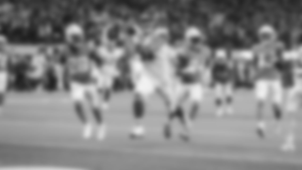 Kansas City Chiefs tight end Travis Kelce (87) during an NFL football game against the Los Angeles Chargers on Thursday, December 16, 2021 in Los Angeles.