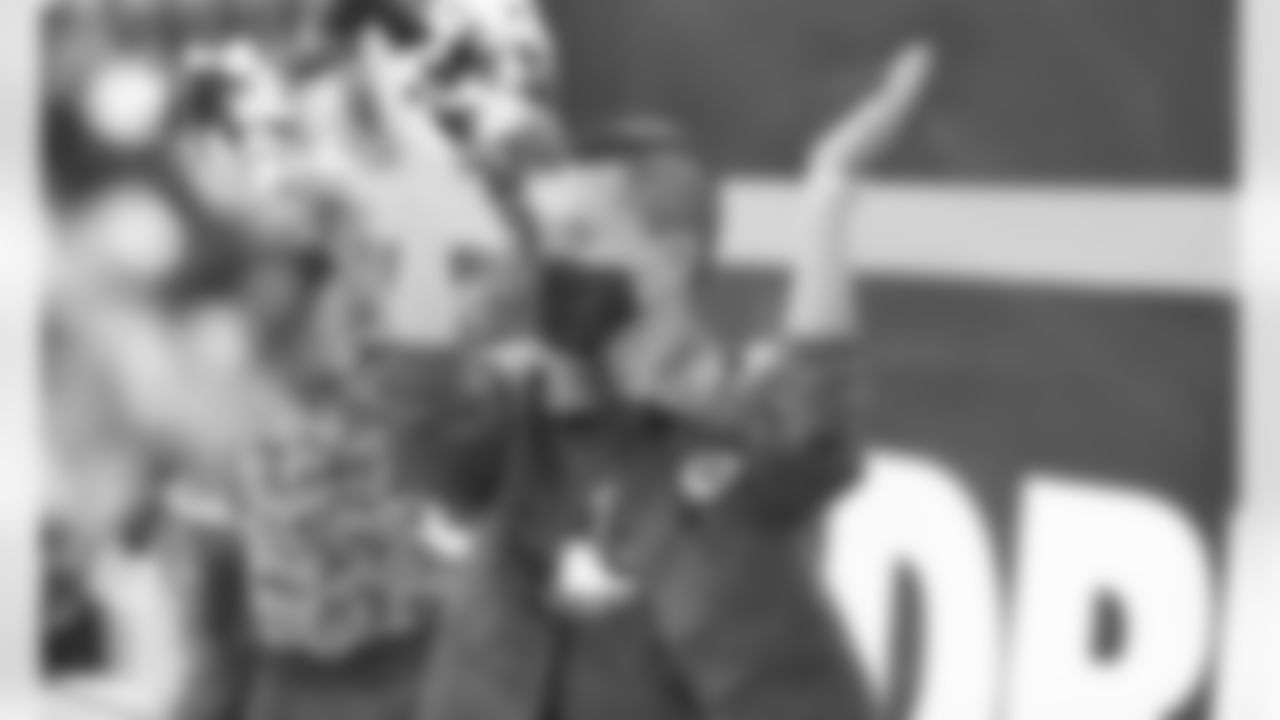 029-2020_PanthersCheer
