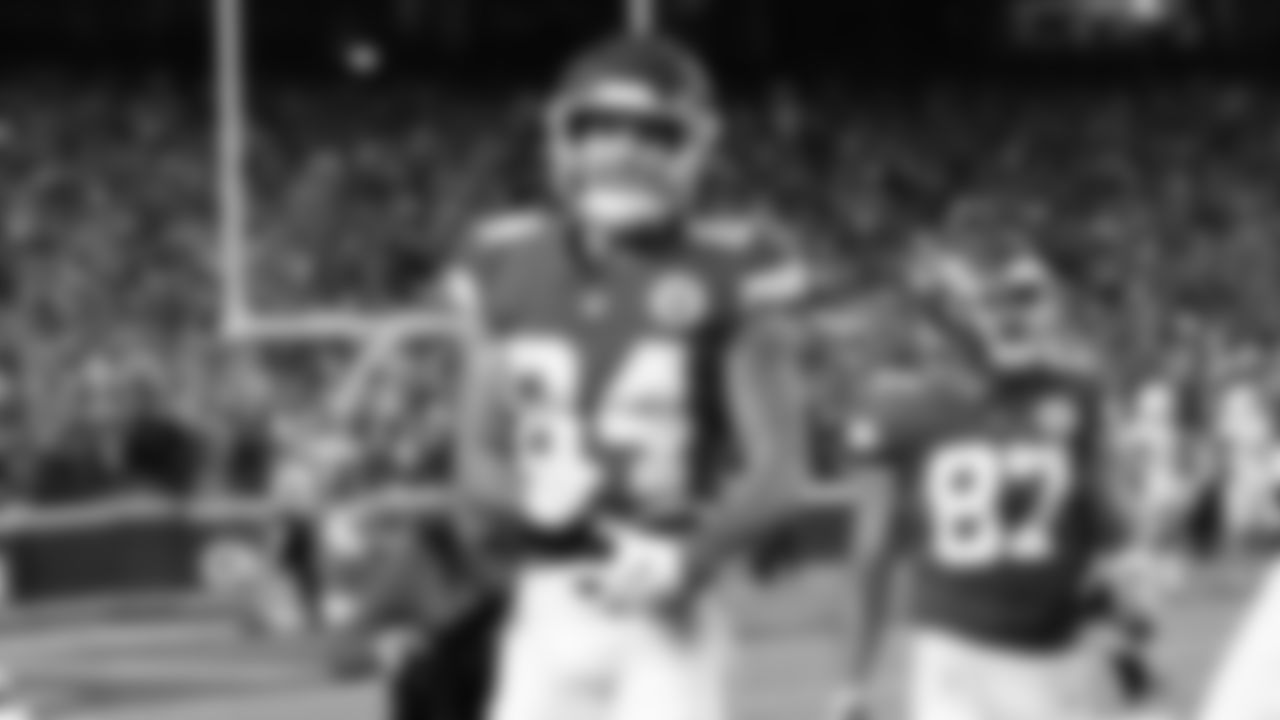 The Kansas City Chiefs face the Los Angeles Chargers at GEHA Field at Arrowhead Stadium on September 15, 2022.