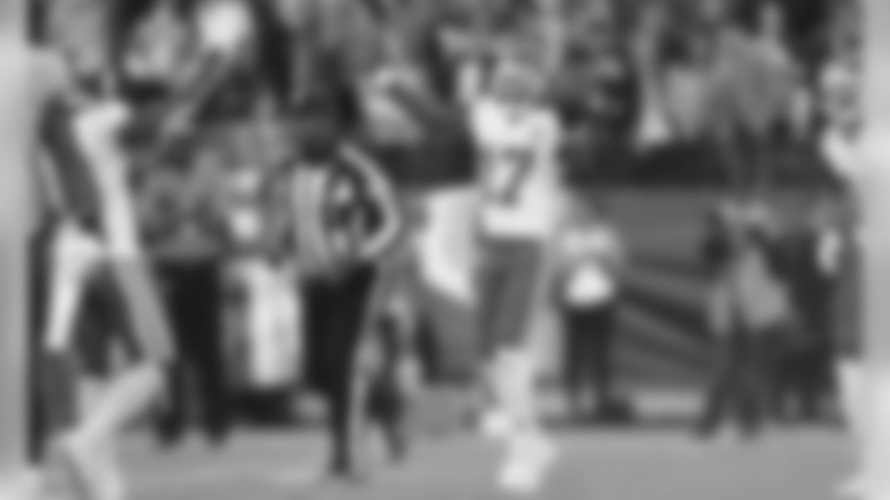 Kansas City Chiefs vs Tennessee Titans at Nissan Stadium, November 10, 2019