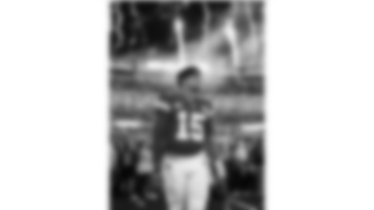 Kansas City Chiefs quarterback Patrick Mahomes (15) prior to the NFL Week 4 matchup against the New York Jets at MetLife Stadium in East Rutherford, New Jersey on October 1, 2023.