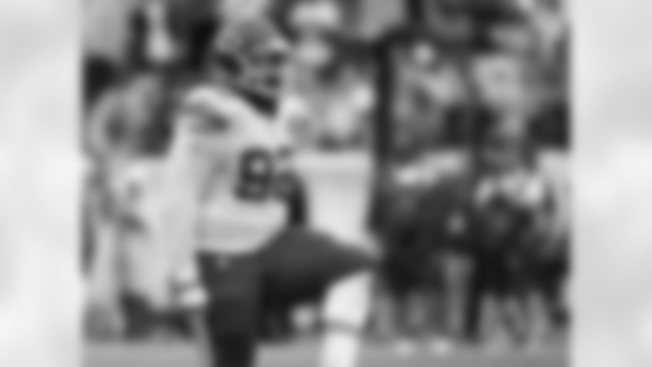 The best photos from the Chiefs' 9-0 season.