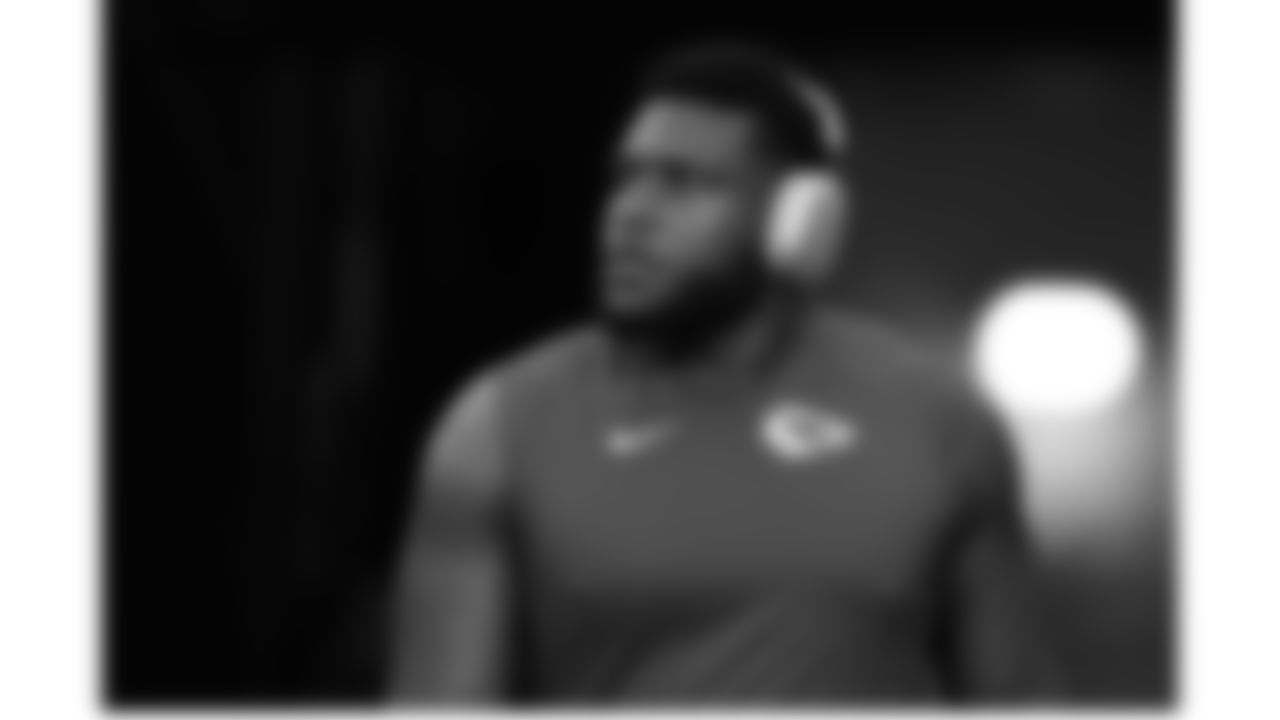 Kansas City Chiefs defensive end Felix Anudike-Uzomah (97) during pregame warmups before the Chiefs preseason Week 2 matchup against the Arizona Cardinals on Saturday, August 19, 2023.