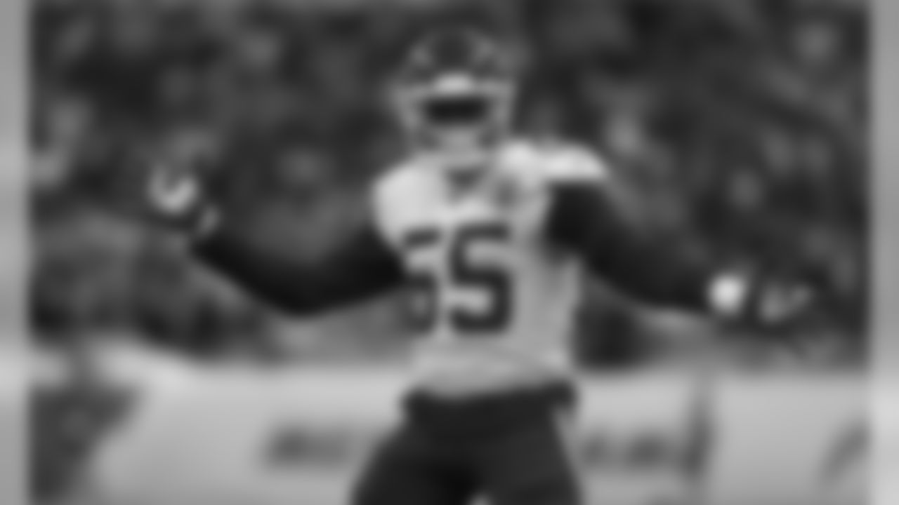 Kansas City Chiefs Defensive End Frank Clark (55) during the game between the Kansas City Chiefs and the Los Angeles Chargers at Estadio Azteca, November 18, 2019