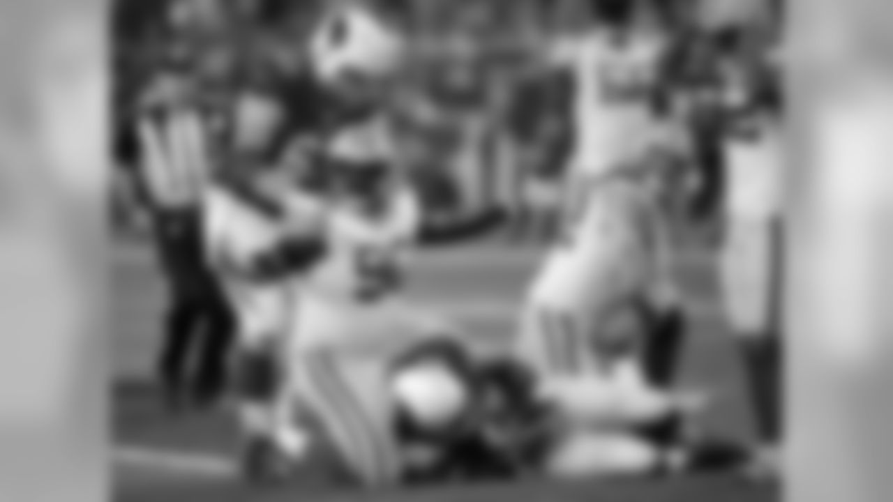 Packers DL B.J. Ragi (90)