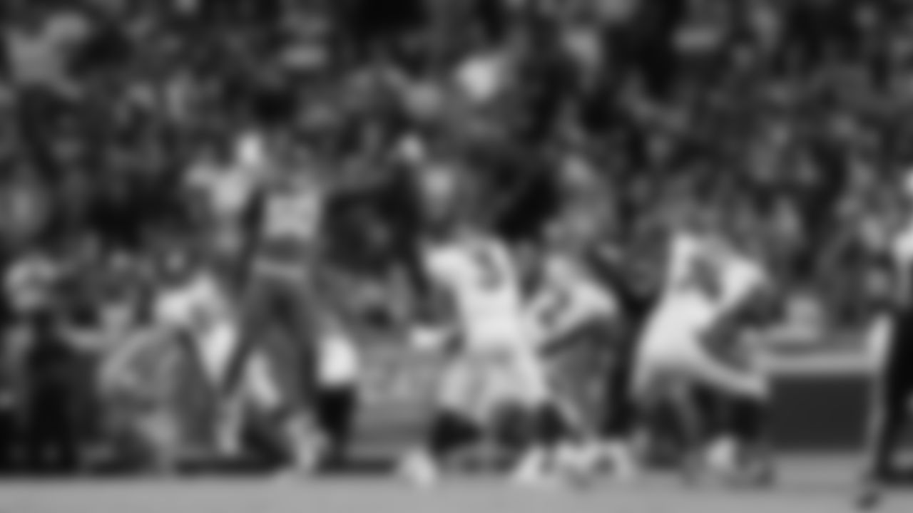 The Kansas City Chiefs face off against the Denver Broncos at GEHA Field at Arrowhead Stadium on October 12, 2023.