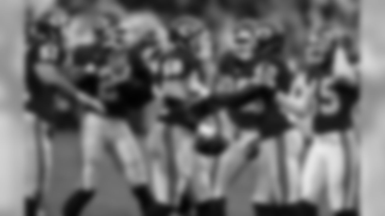 A historical look back at Derrick Thomas' Hall of Fame career with the Chiefs.