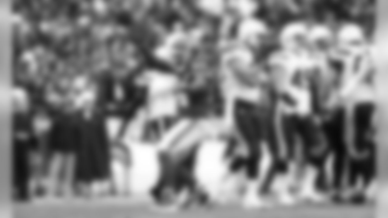 Kansas City Chiefs Defensive End Terrell Suggs (94) during the game between the Kansas City Chiefs and the Los Angeles Chargers at Arrowhead Stadium.