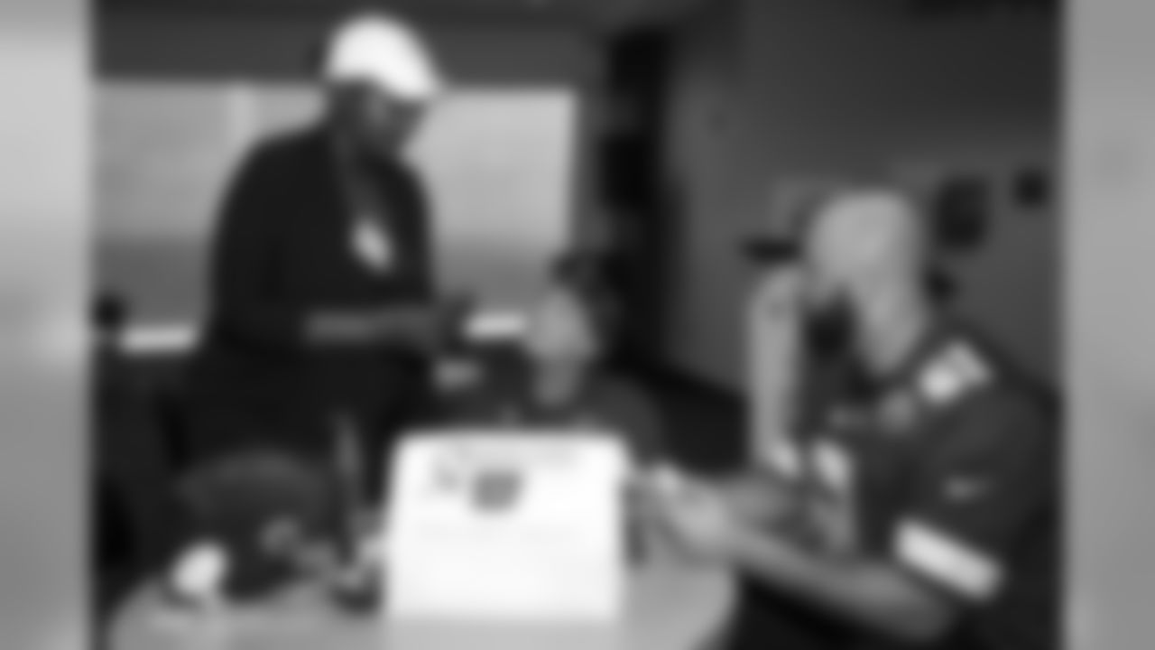 In honor of the NFL's Crucial Catch initiative, the Chiefs offensive line host a "Look Good Feel Better" session for local women battling cancer.