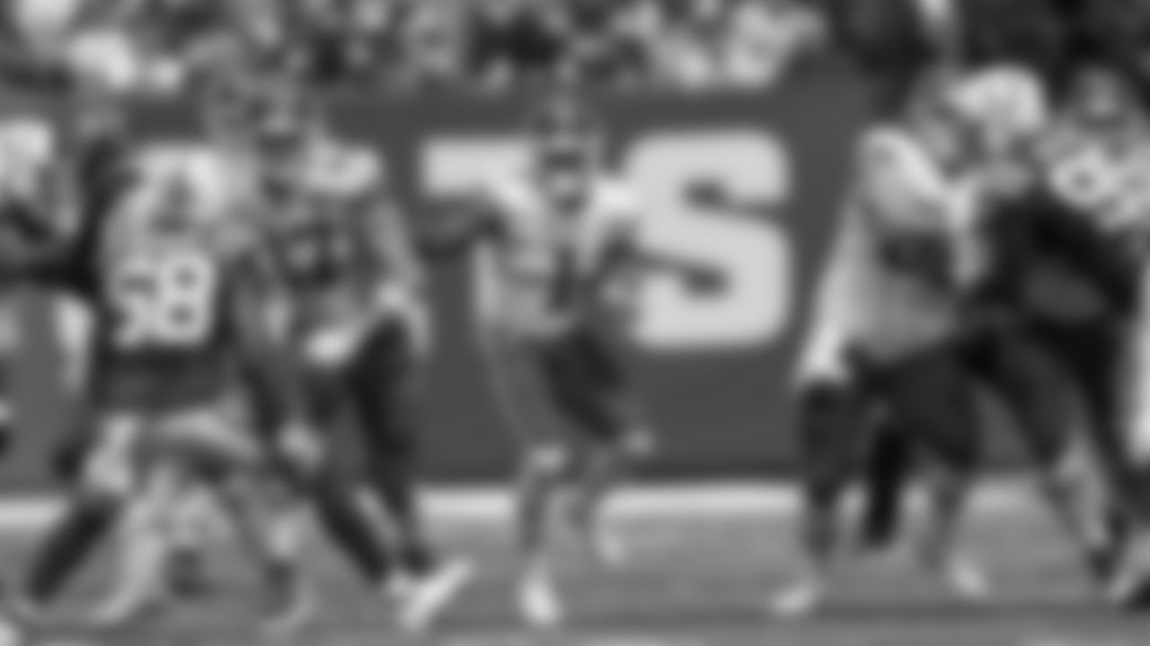 Kansas City Chiefs vs Indianapolis Colts at Lucas Oil Stadium on September 25th, 2022.