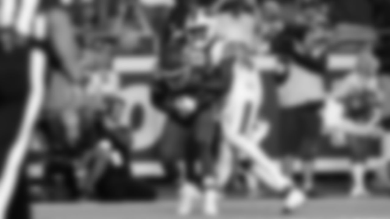 Kansas City Chiefs vs Buffalo Bills at GEHA Field at Arrowhead Stadium in Kansas City, MO on October 10, 2021