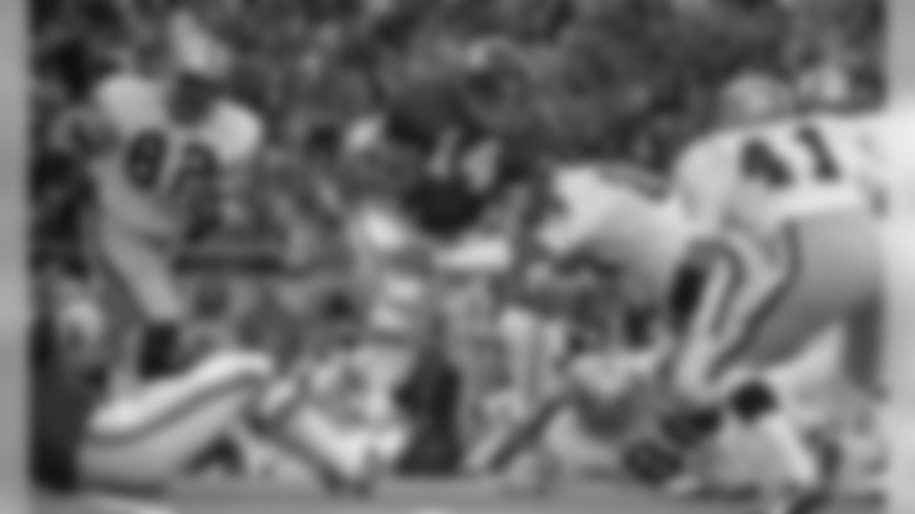 Ed Podolak gains yardage against the Raiders 11-15-72.