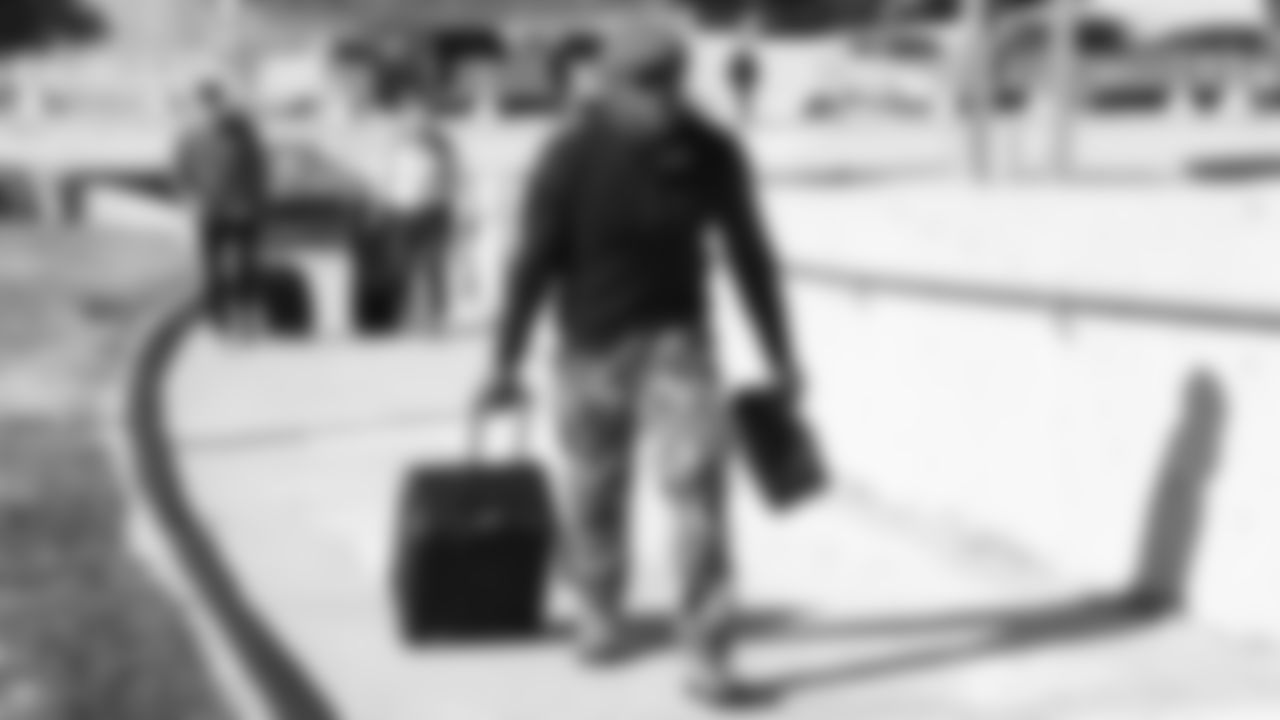 Kansas City Chiefs running back Derrick Gore (40) arrives at the Kansas City International Airport to travel to Las Vegas for Sundays game. November 13, 2021