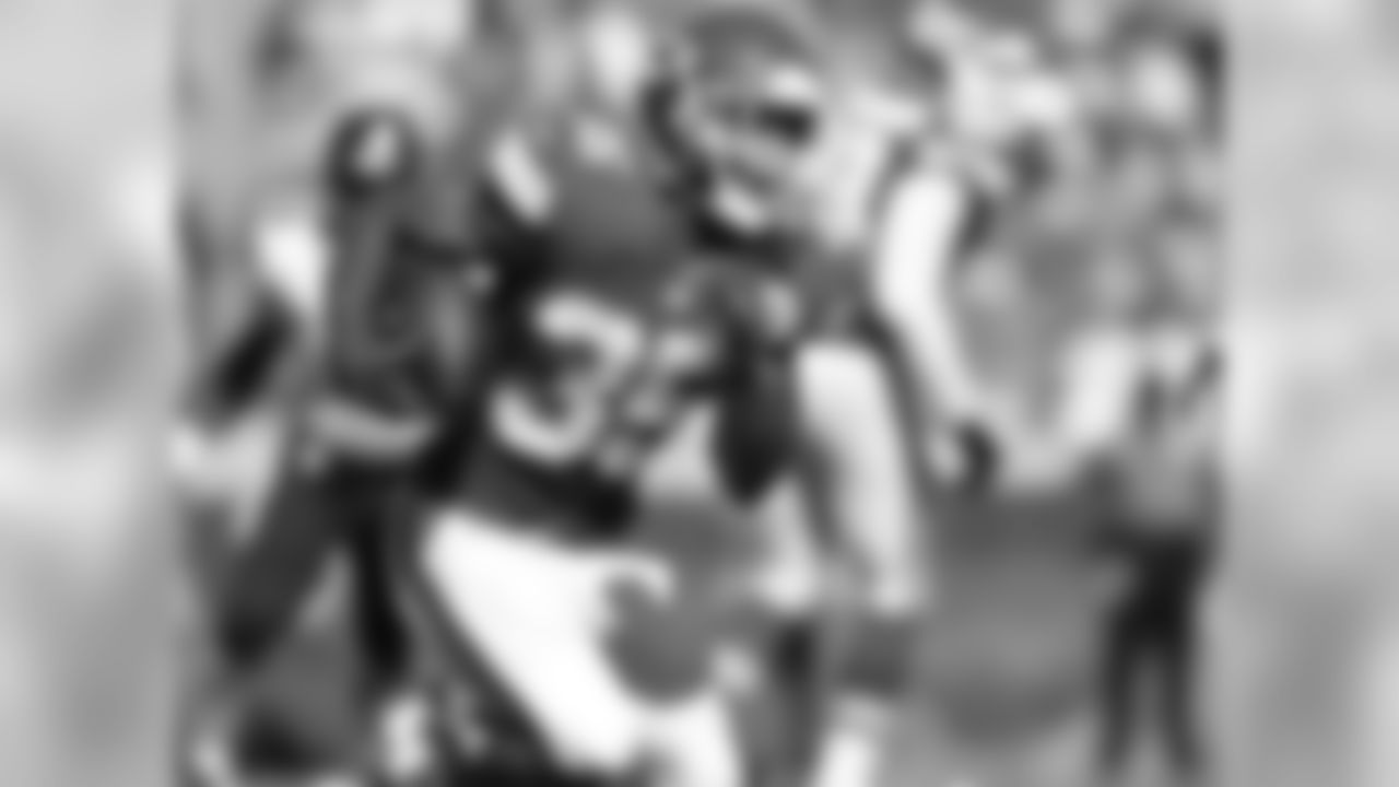 RB Charcandrick West