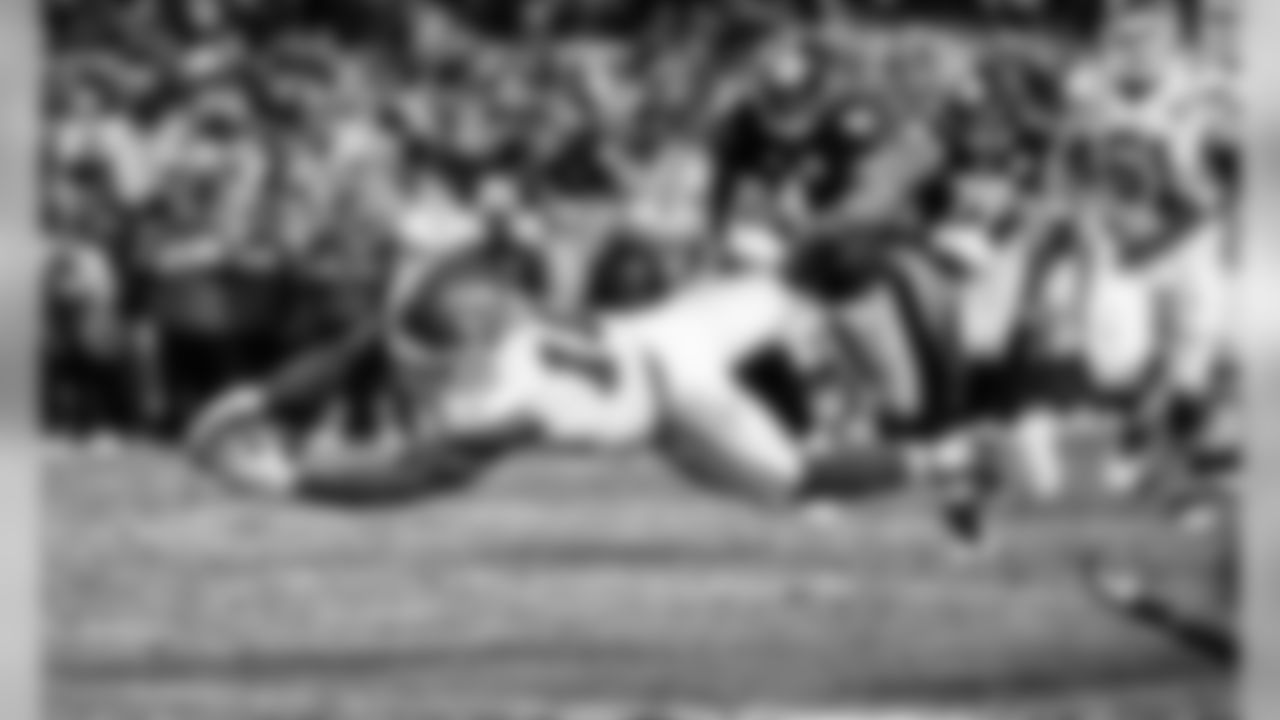Kansas City Chiefs wide receiver Tyreek Hill (10) dives for the end zone during the game against the Pittsburgh Steelers, Sunday, October 2, 2016, in Pittsburgh, Pennsylvania.