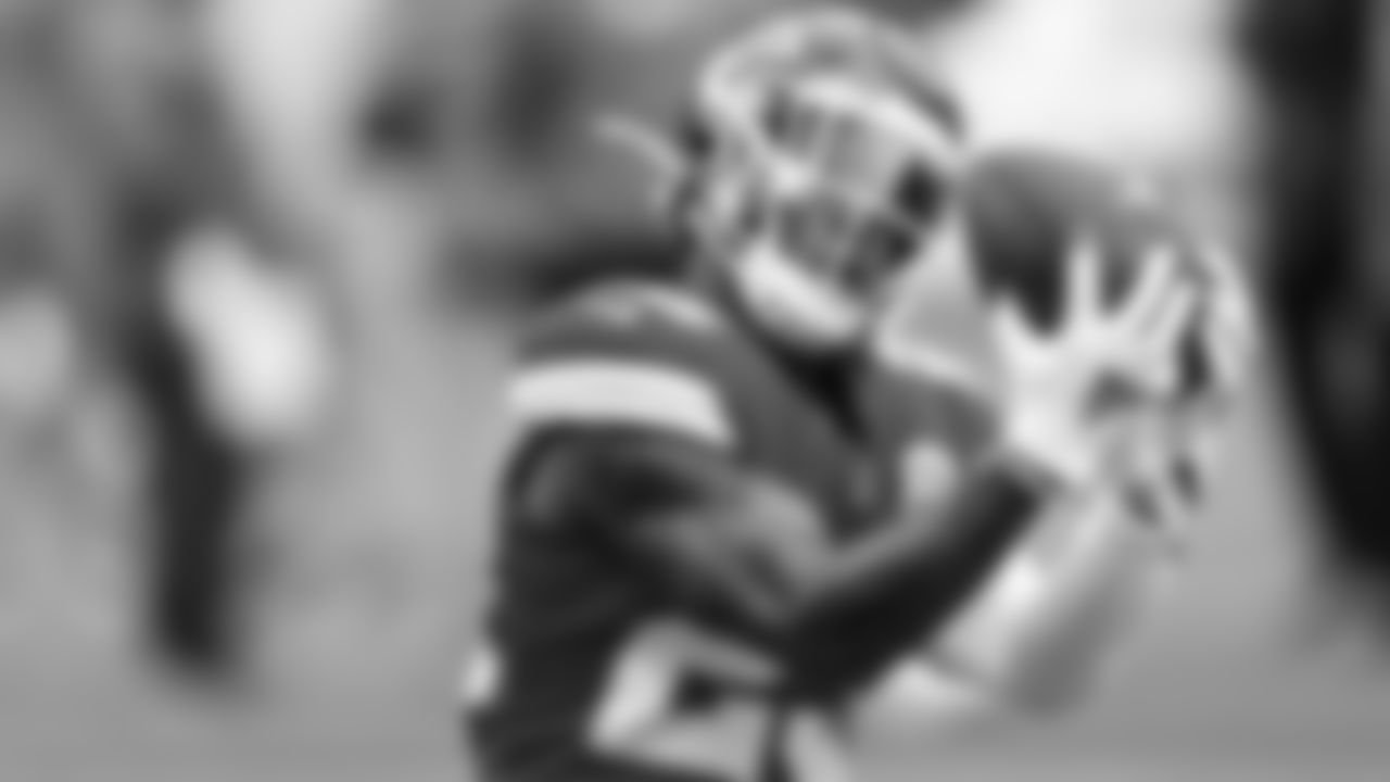 Kansas City Chiefs safety Armani Watts (23) makes a catch while warming up prior to an NFL football game, Sunday, Jan. 3, 2021 in Kansas City. (Andrew Mather/Kansas City Chiefs)