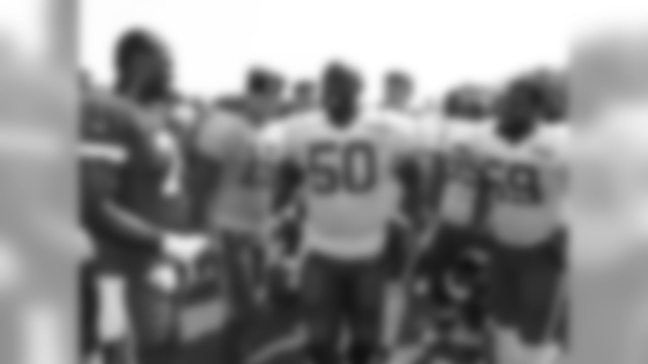 Kansas City Chiefs linebacker Justin Houston (50) leads the huddle during practice 8/12/18 at Chiefs Training Camp at Missouri Western State University in St Joseph, Missouri