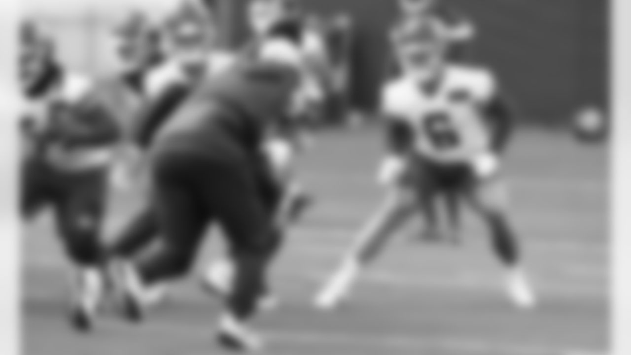 DB Zayne Anderson (6) during practice at the first day at Chiefs rookie mini camp.