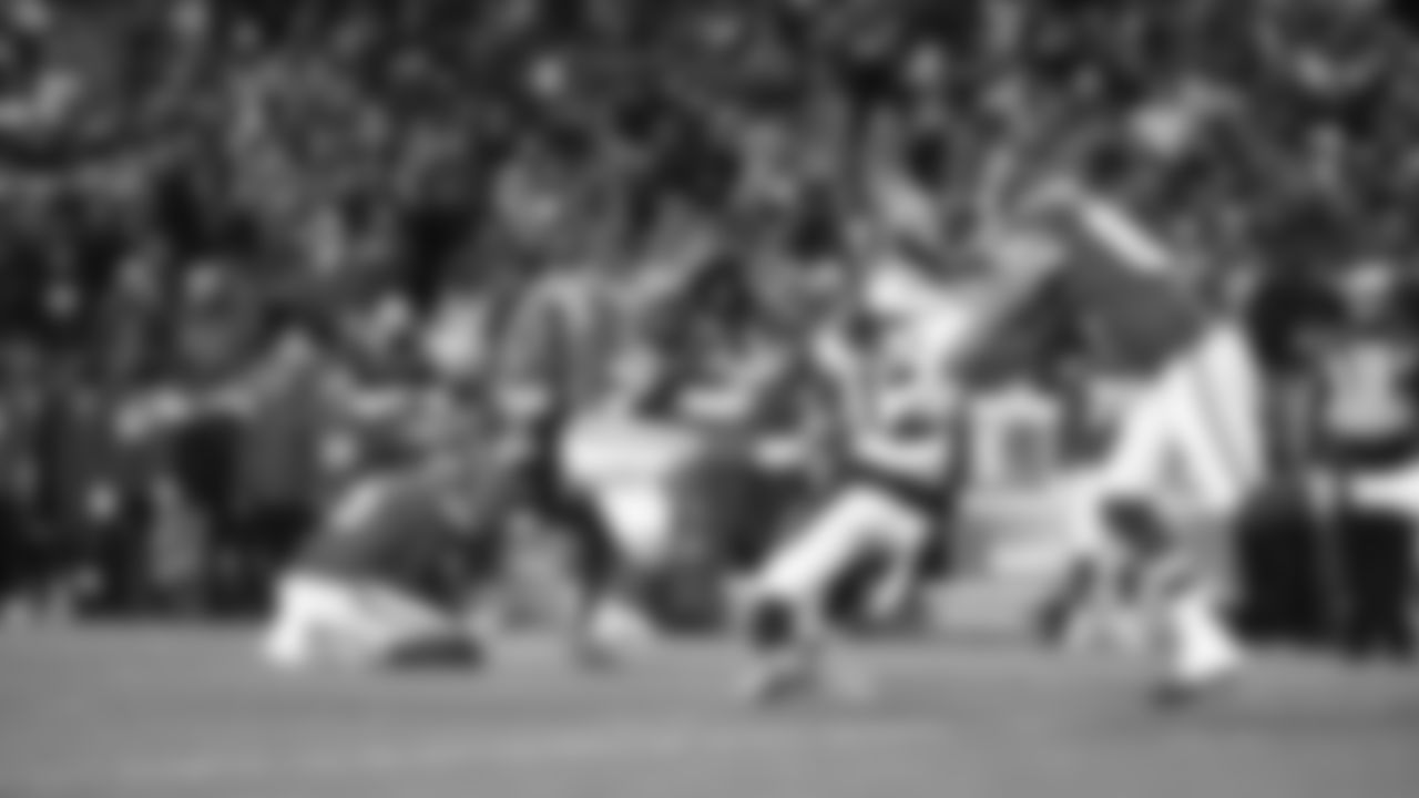 Kansas City Chiefs vs Denver Broncos, GEHA Field at Arrowhead Stadium, Kansas City, MO on December 5, 2021