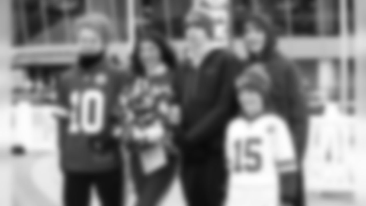 013_2019_CheerChargers