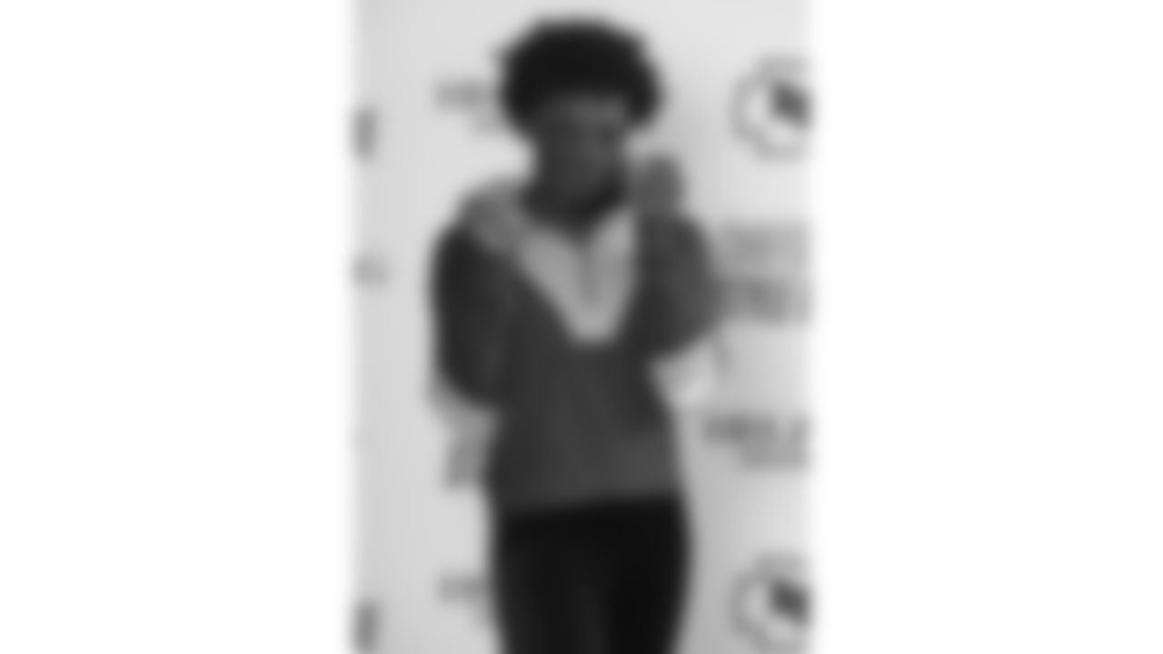 044-2020_ChiefsStyleLounge