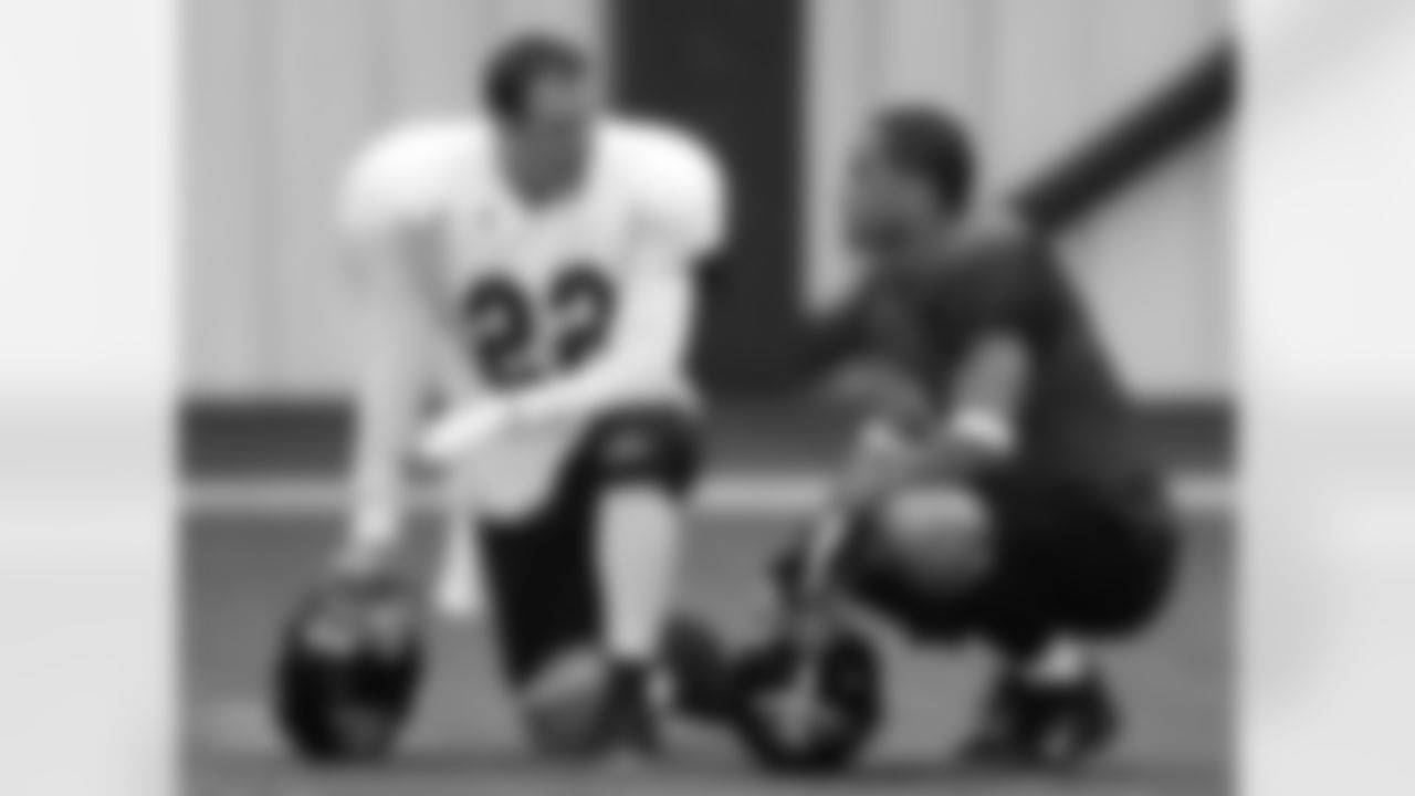 Georgia Force quarter back Matt Nagy, left, and receiver Chris Jaskson talk while taking a brreak during a practice in Flowery Branch, Ga., Thursday, May 19, 2005.