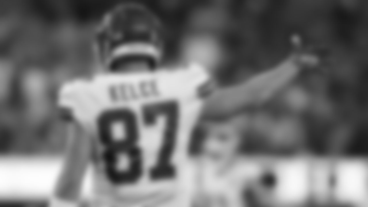 Kansas City Chiefs tight end Travis Kelce (87) celebrates during an NFL football game against the Los Angeles Chargers, Sunday, Nov. 20, 2022.