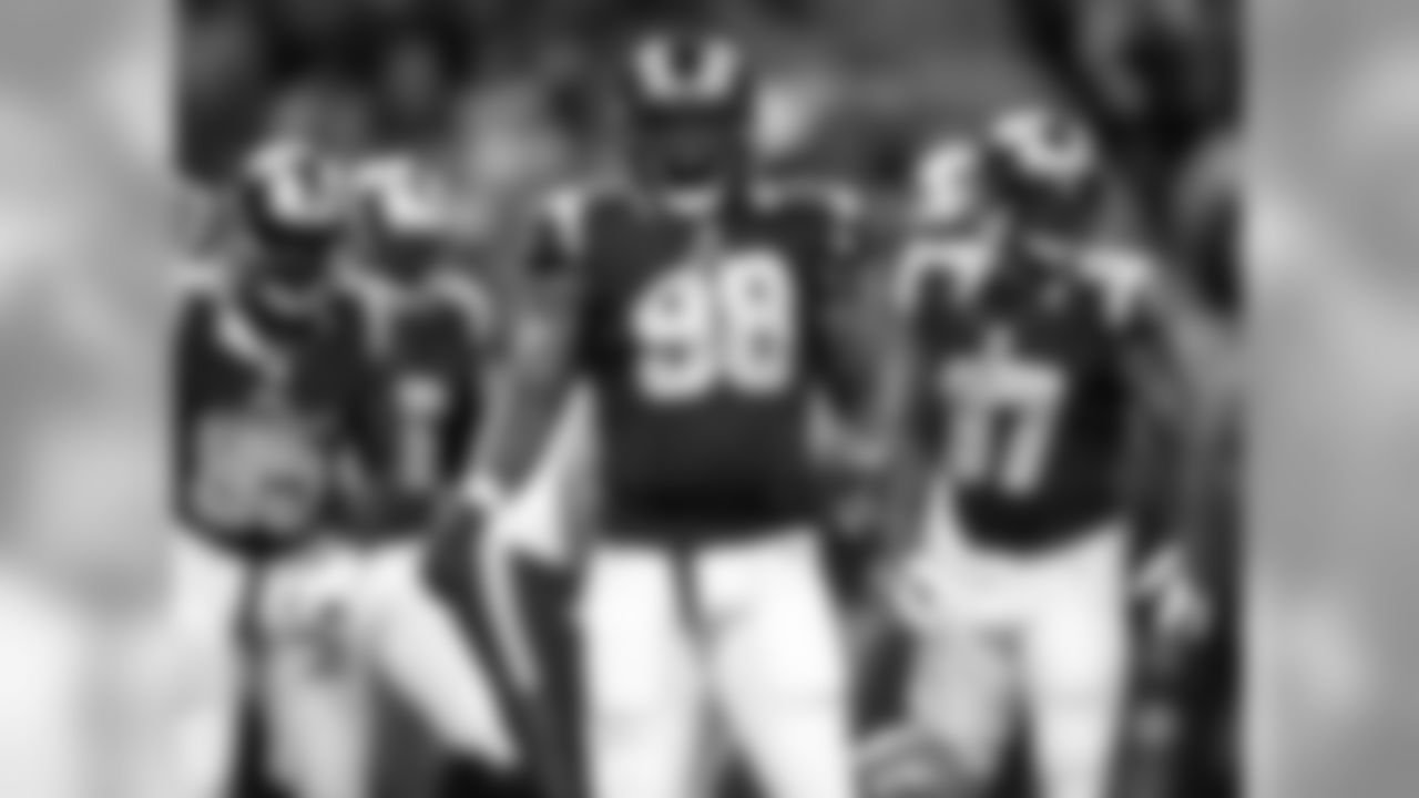 Rams DL Nick Fairley (98)