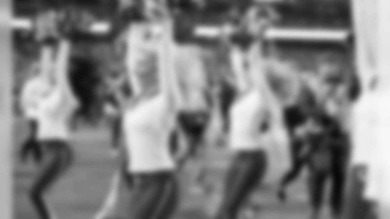 048_2019_GB_Cheer