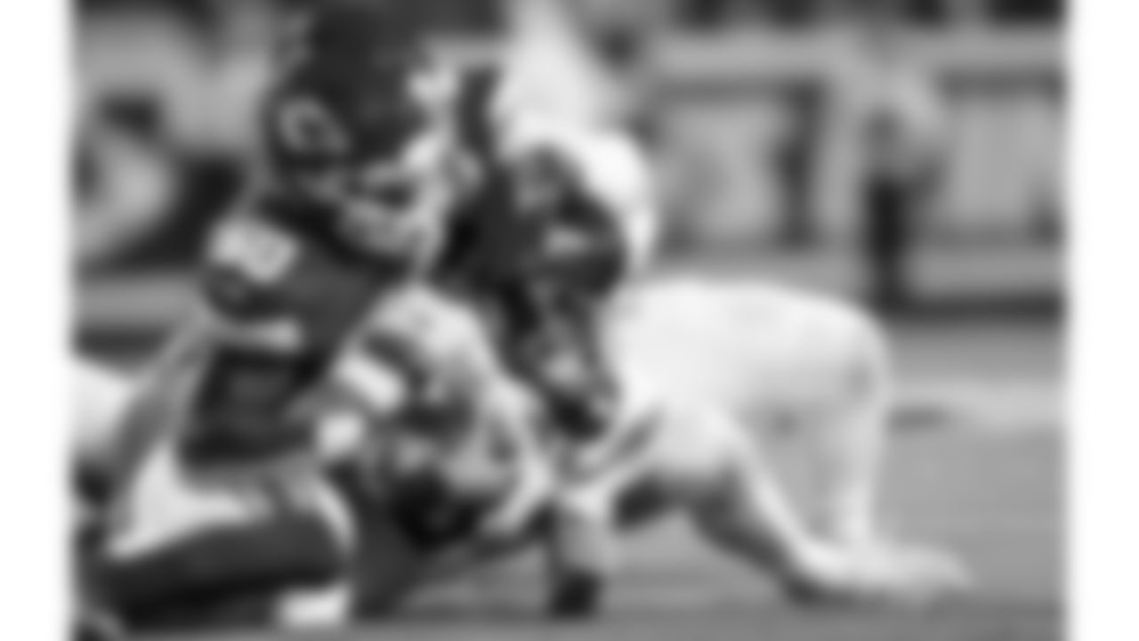 Kansas City Chiefs linebacker Willie Gay (50) tackles Giants quarterback Daniel Jones during an NFL football game against the New York Giants, Monday, November 1, 2021 in Kansas City.