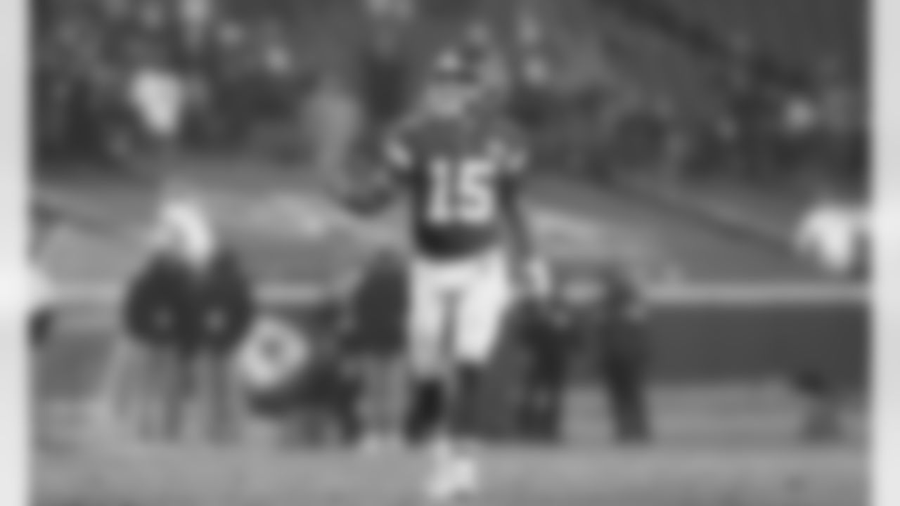 032_ChiefsvsTexansGameAction_2020